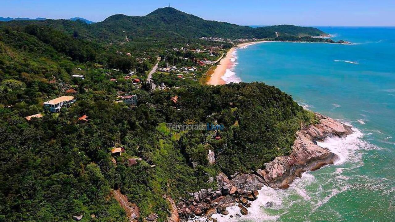 House for vacation rental in Balneário Camboriú (Praia do Estaleirinho)