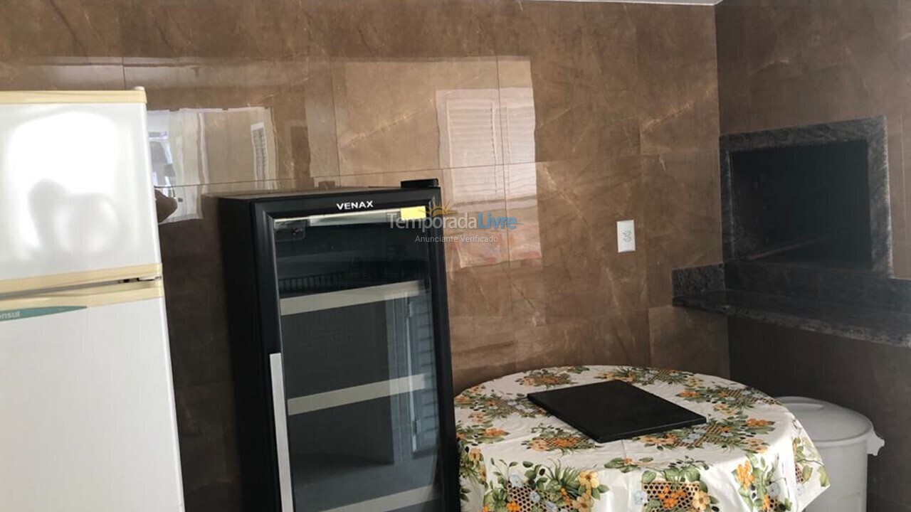 Casa para aluguel de temporada em Governador Celso Ramos (Praia de Palmas)