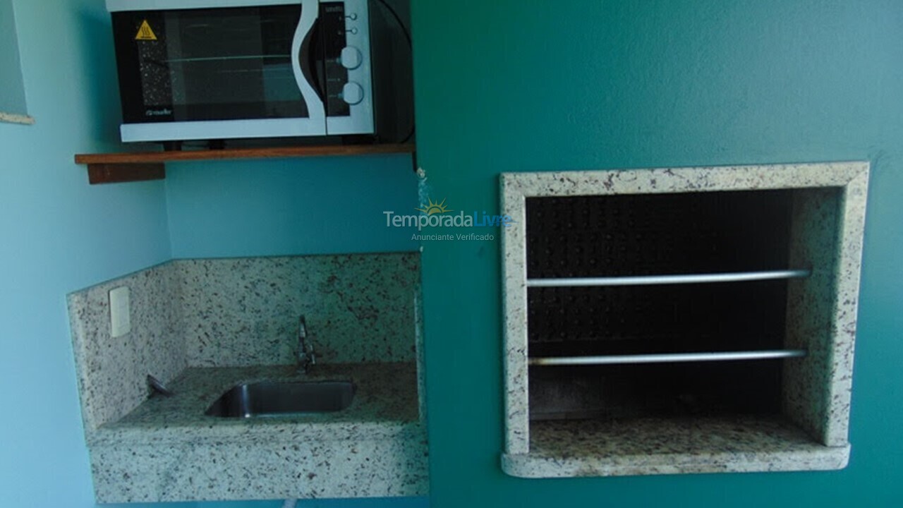 Apartamento para aluguel de temporada em Governador Celso Ramos (Praia de Palmas)