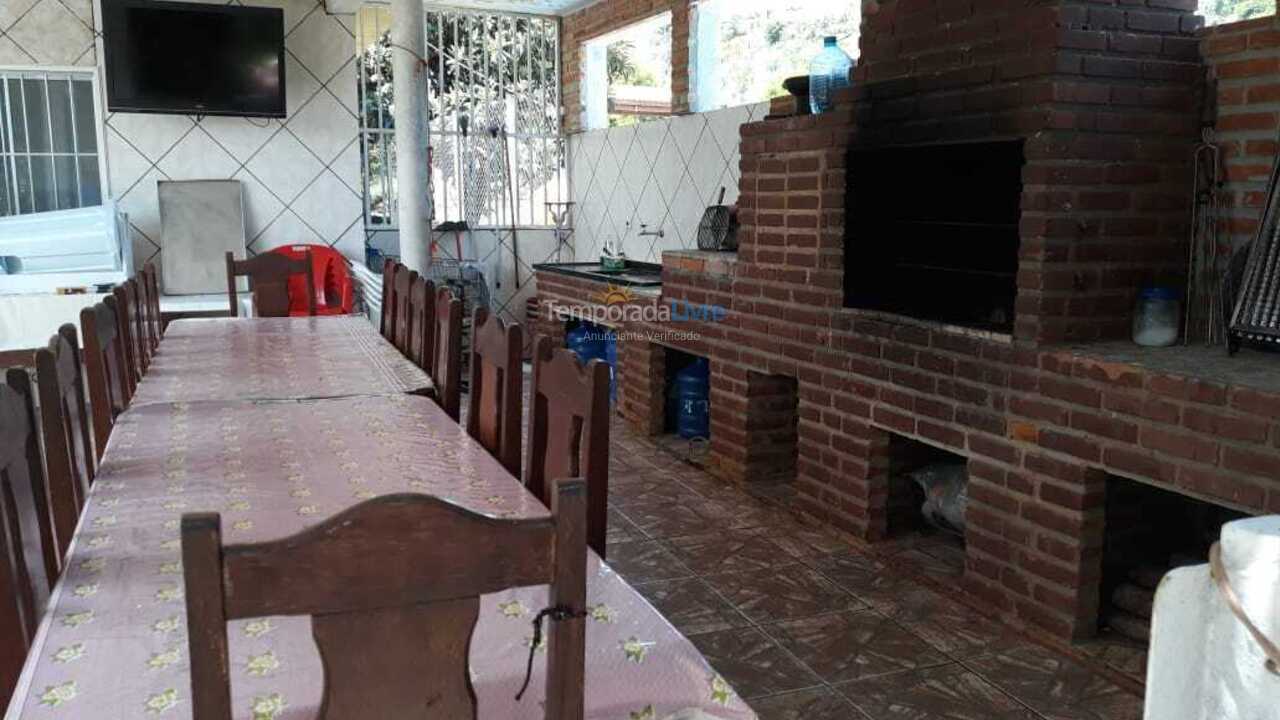 Granja para alquiler de vacaciones em Igaratá (Parque Alpina Igaratá)