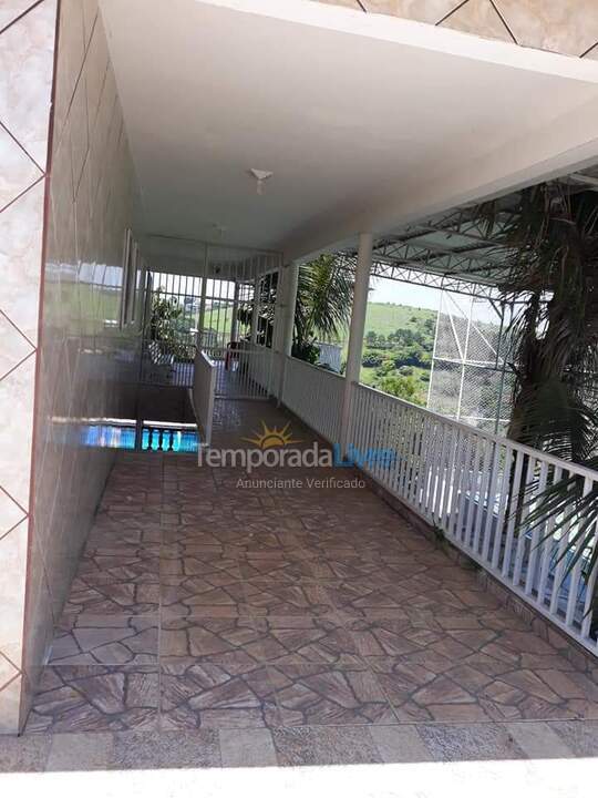 Granja para alquiler de vacaciones em Igaratá (Parque Alpina Igaratá)