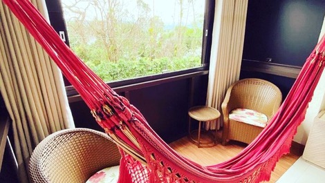 Alugo flats na península no Guarujá, praia de enseada, 30m do mar