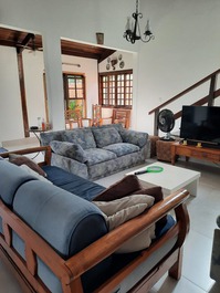 CASA A 100M DE LA PLAYA, CERCA DE TODO!