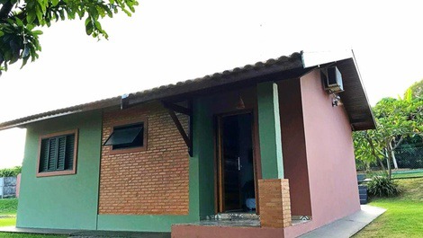 Chácara Luca, com ar condicionado.