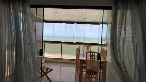 Em frente ao kiosk 18