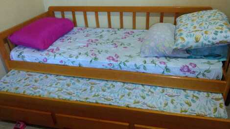 Season house 3 block from the beach -🏖️⛱️🌻