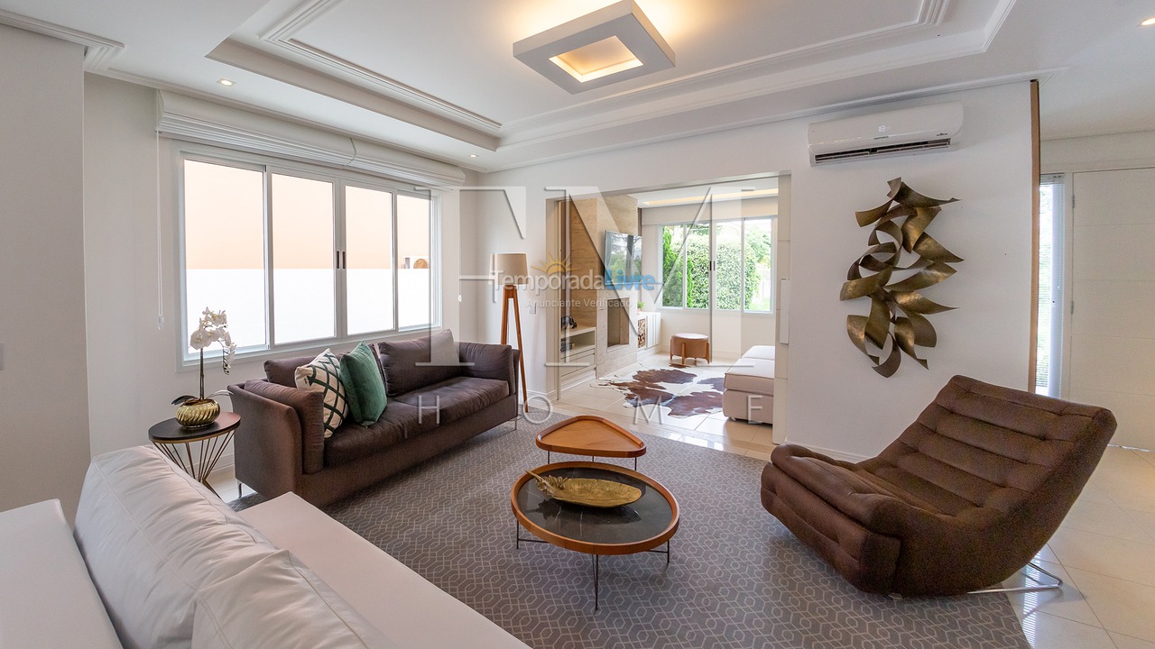 Casa para aluguel de temporada em Florianopolis (Jurerê Internacional)