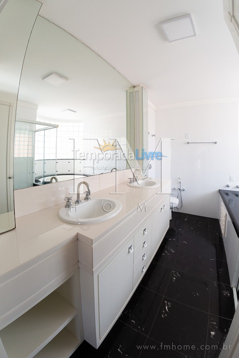 Casa para aluguel de temporada em Florianopolis (Jurerê Internacional)