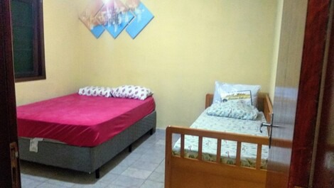 Season house 3 block from the beach -🏖️⛱️🌻