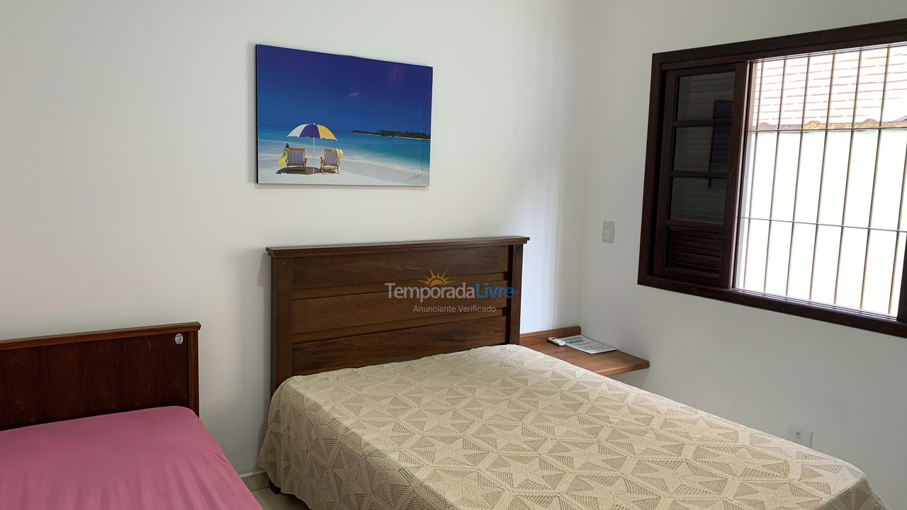 Casa para aluguel de temporada em Ubatuba (Praia das Toninhas)