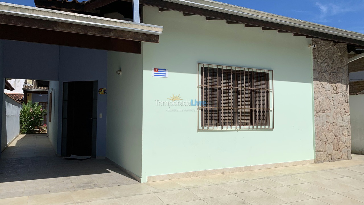 Casa para aluguel de temporada em Ubatuba (Praia das Toninhas)