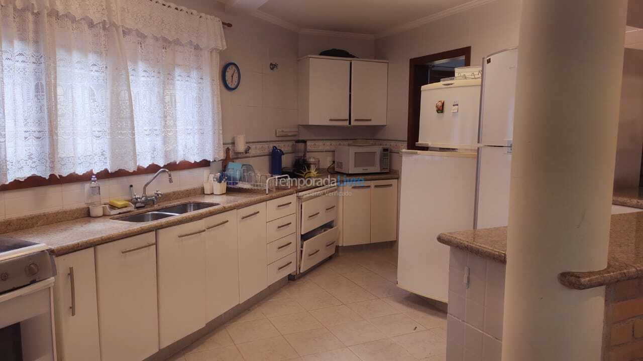 Casa para aluguel de temporada em Bertioga (Riviera de São Lourenço)
