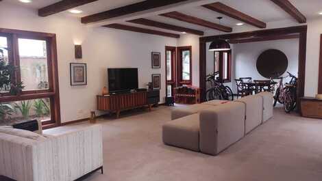House with 4 suites plus a living room / bedroom - Riviera de São Lourenço
