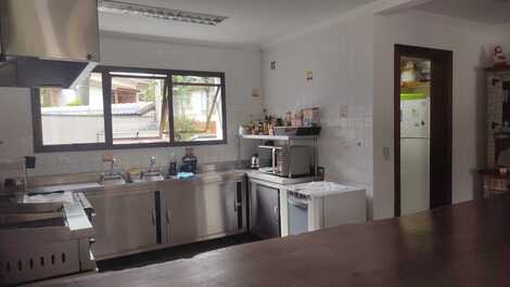 House with 4 suites plus a living room / bedroom - Riviera de São Lourenço