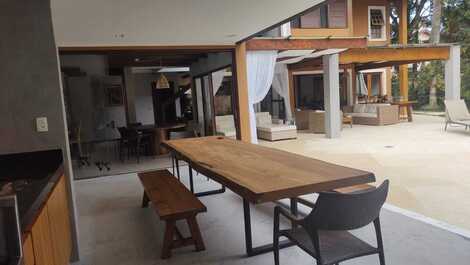House with 4 suites plus a living room / bedroom - Riviera de São Lourenço