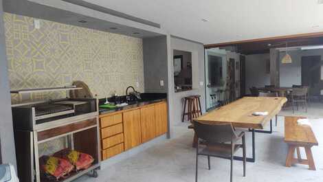 House with 4 suites plus a living room / bedroom - Riviera de São Lourenço