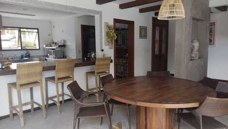 House with 4 suites plus a living room / bedroom - Riviera de São Lourenço
