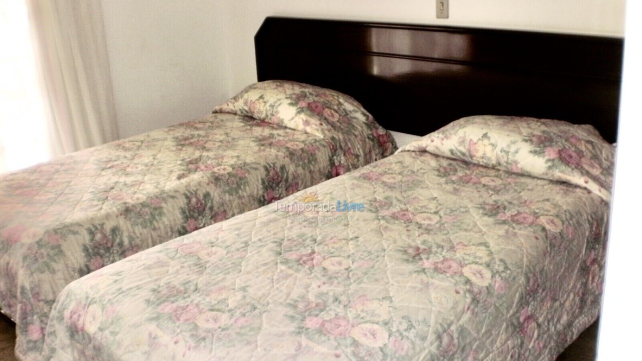 Apartamento para aluguel de temporada em Campos do Jordão (Alto do Capivari)