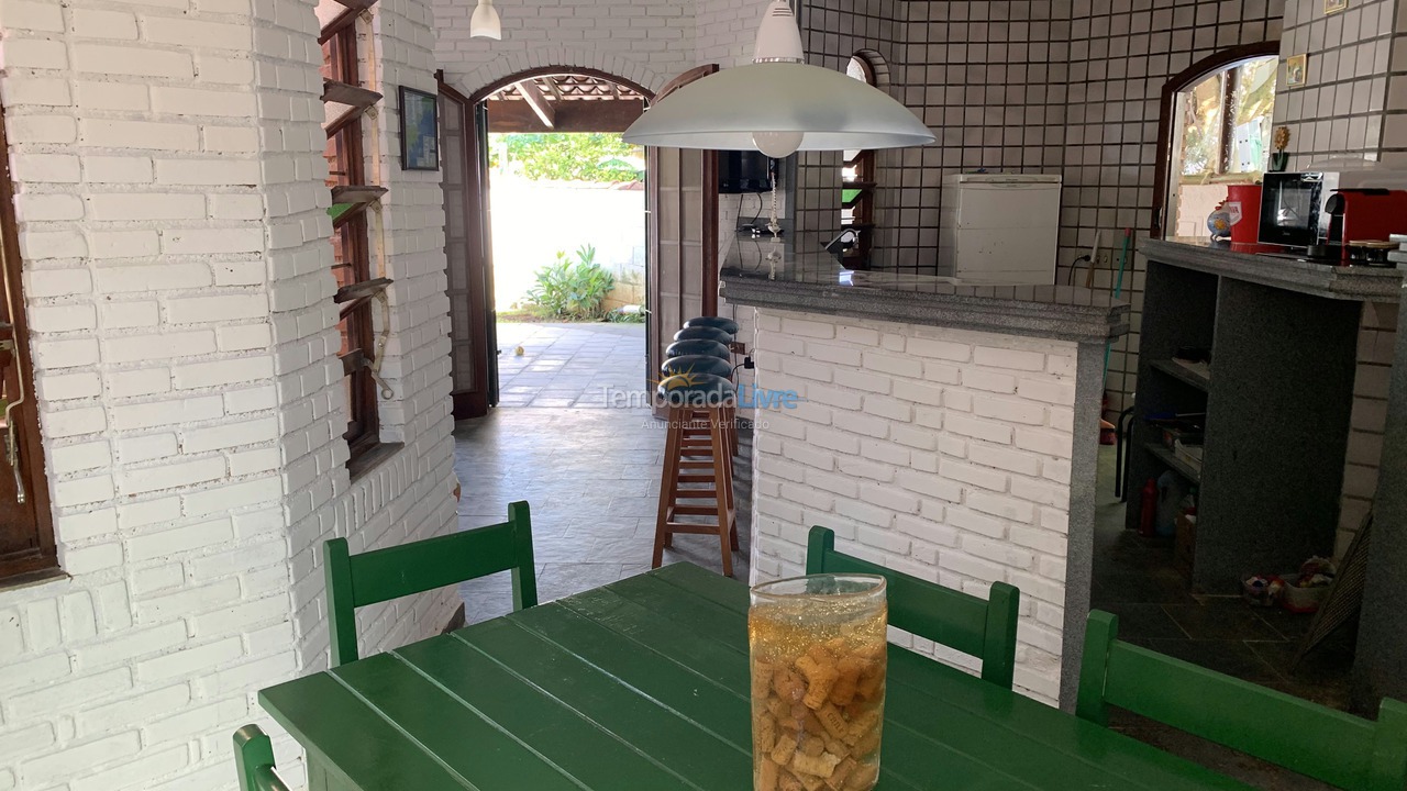 Casa para aluguel de temporada em Ubatuba (Praia das Toninhas)