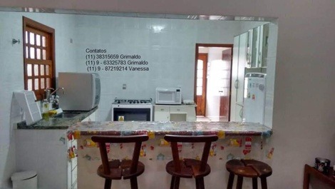 Casa para alugar temporada, com piscina, área de lazer e suíte