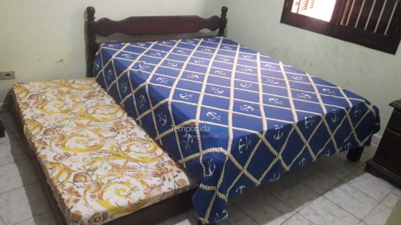 Casa para aluguel de temporada em Peruíbe (Jardim Imperador)