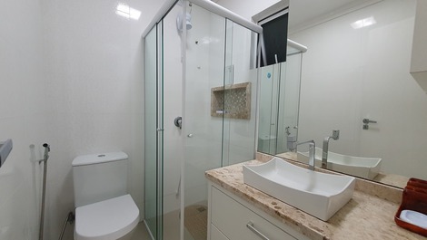 Lindo apartamento com 2 dormitórios em Bombinhas!