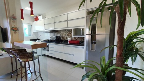 Lindo apartamento com 2 dormitórios em Bombinhas!