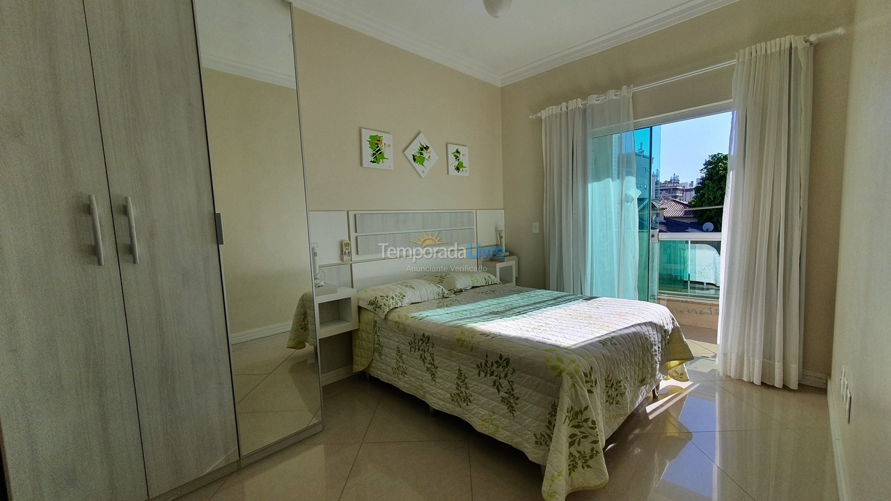 Apartment for vacation rental in Bombinhas (Praia de Bombinhas)