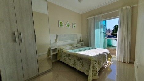 Apartment with 2 bedrooms in the center of Bombinhas