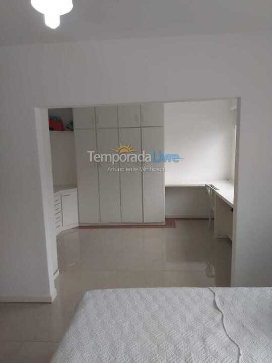 Casa para aluguel de temporada em Salvador (Vilas do Atlantico)