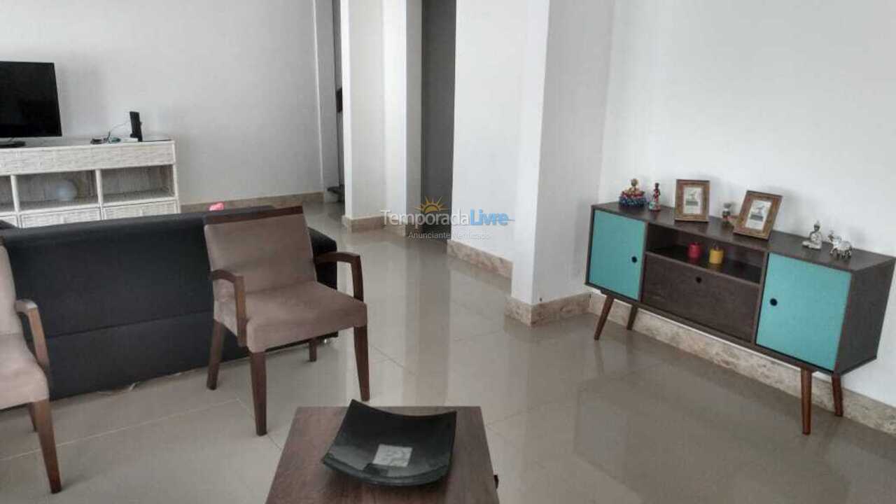 Casa para aluguel de temporada em Salvador (Vilas do Atlantico)