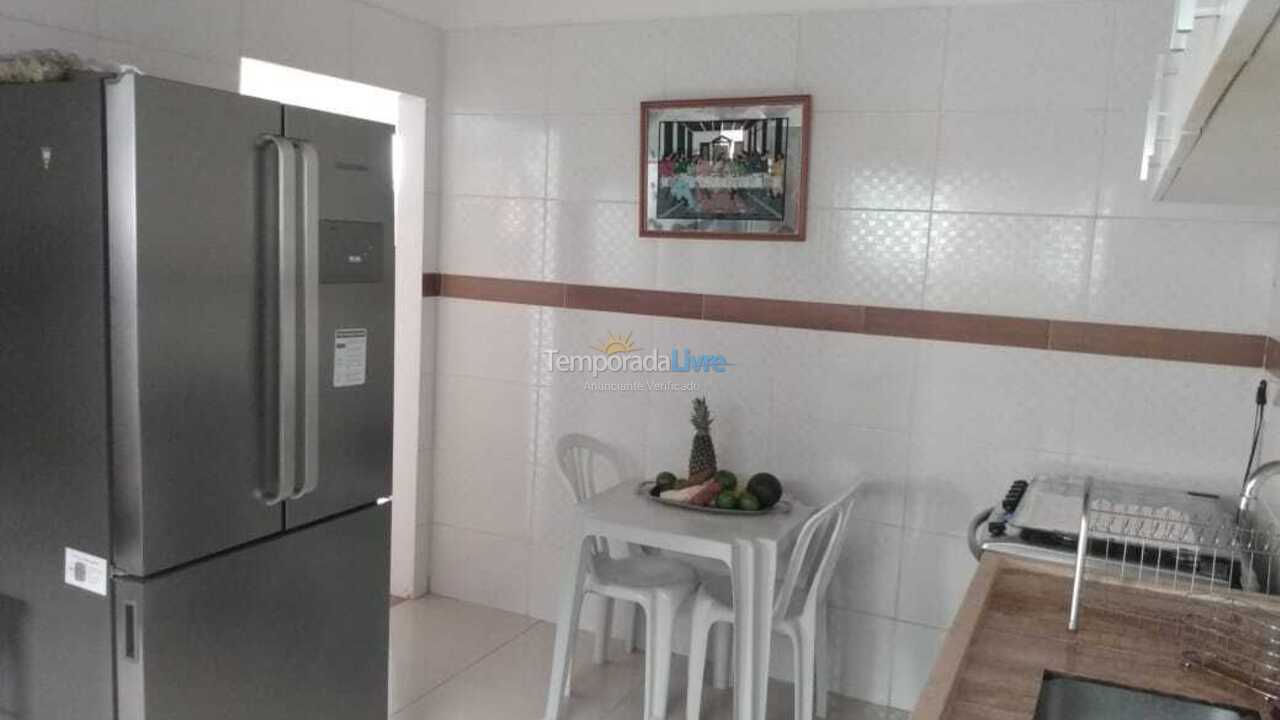 Casa para aluguel de temporada em Salvador (Vilas do Atlantico)