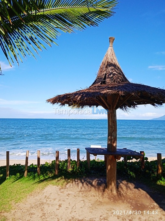 Casa para aluguel de temporada em Caraguatatuba (Massaguaçu)
