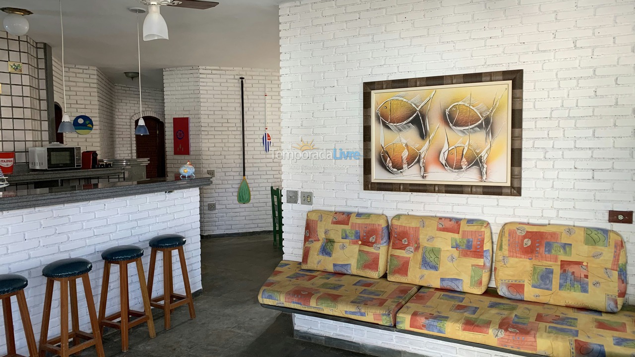 Casa para aluguel de temporada em Ubatuba (Praia das Toninhas)