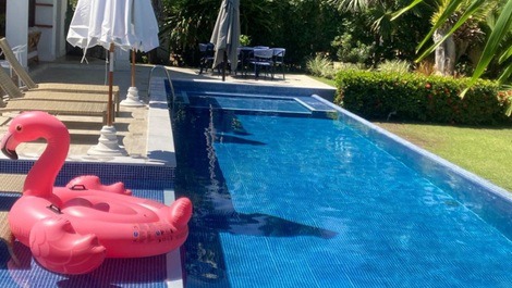 Confortável Casa Guarajuba Frente ao Mar 5/4. 18 leitos.Consulte-nos!