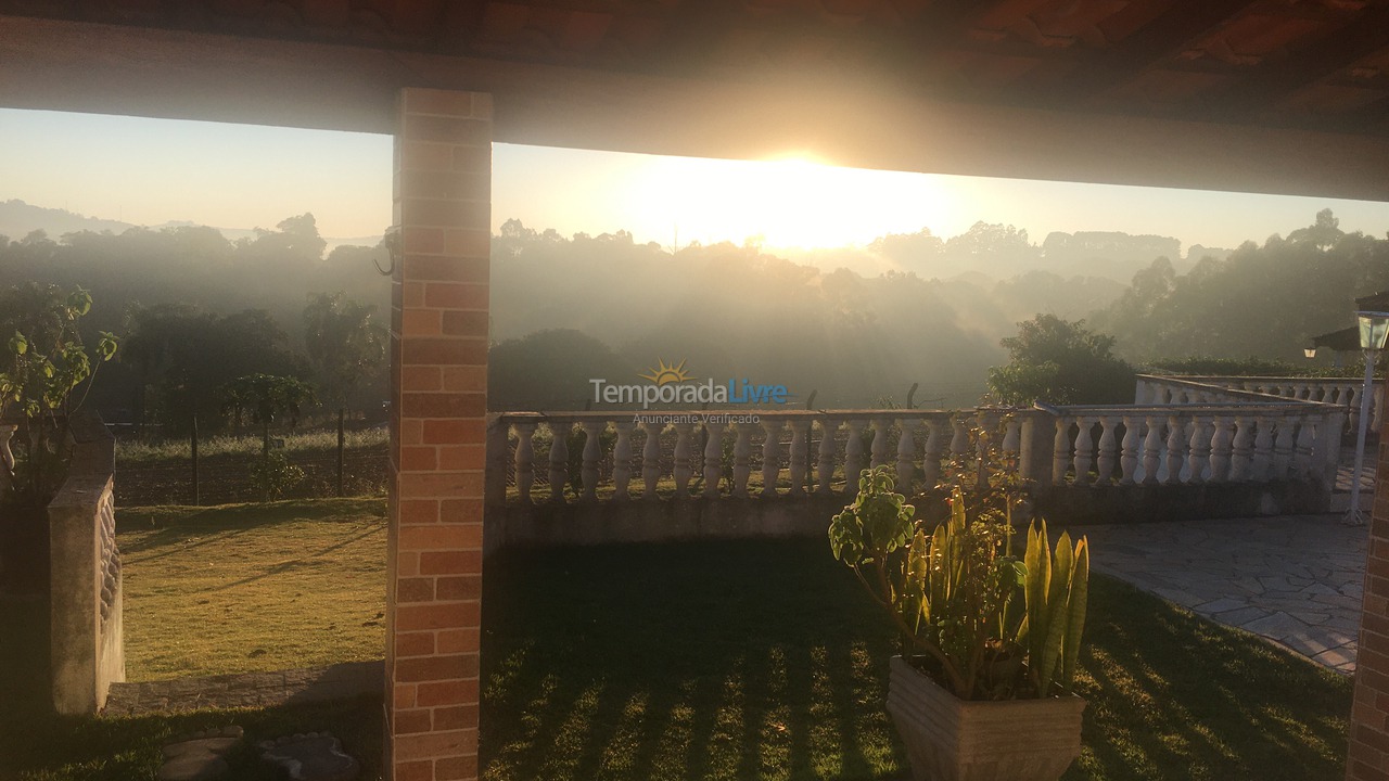 Chácara / sítio para aluguel de temporada em São Roque (Canguera)