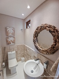 Mansion in a gated community, close to the sea, in Guarajuba-Ba