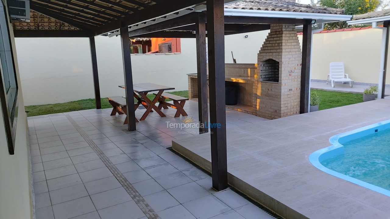 Casa para aluguel de temporada em Cabo Frio (Unamar)
