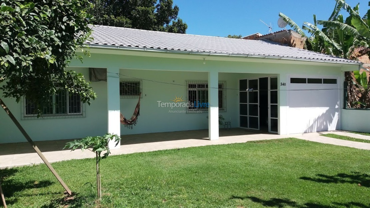 Casa para aluguel de temporada em Bombinhas (Mariscal)