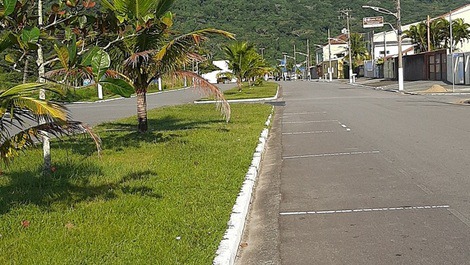 Avenida frente casa 