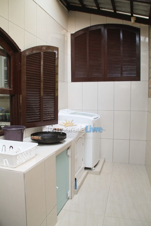 Casa para aluguel de temporada em Itapoá (Itapema do Norte)