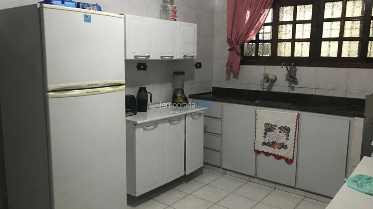 Casa para aluguel de temporada em Itanhaém (Balneário Gaivotas)