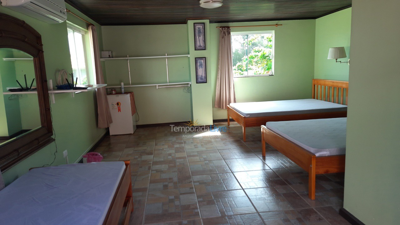 Casa para alquiler de vacaciones em Guaratuba (Barra do Saí)