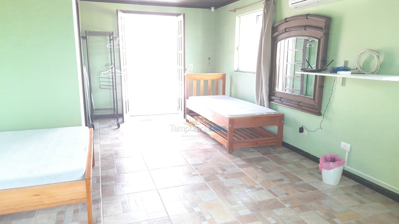 Casa para alquiler de vacaciones em Guaratuba (Barra do Saí)