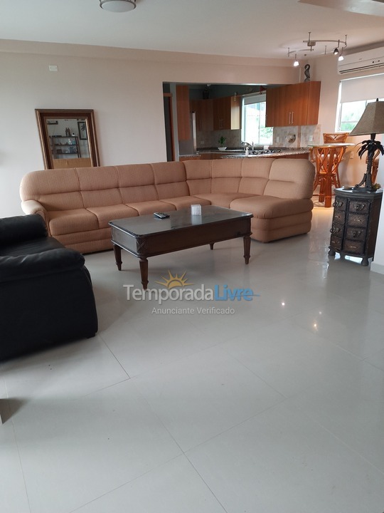 Casa para alquiler de vacaciones em Guaratuba (Barra do Saí)