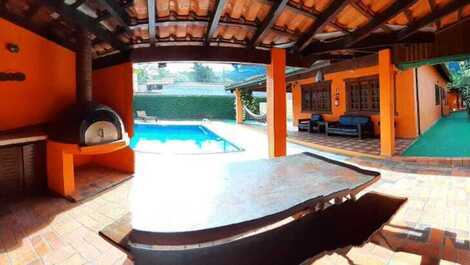 Panorâmica casa, piscina e forno a lenha!!