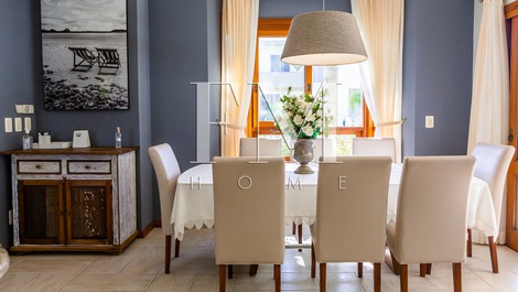 Ótima casa em Jurerê para 18 pessoas
