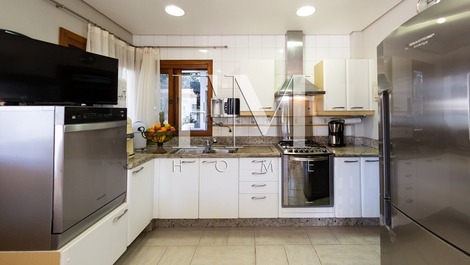 Ótima casa em Jurerê para 18 pessoas