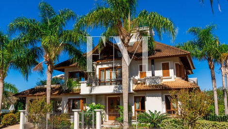 Ótima casa em Jurerê para 18 pessoas