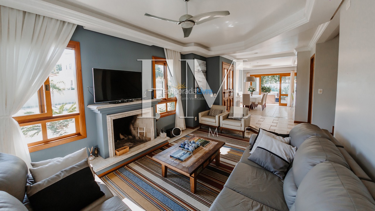 Casa para aluguel de temporada em Florianopolis (Jurerê Internacional)